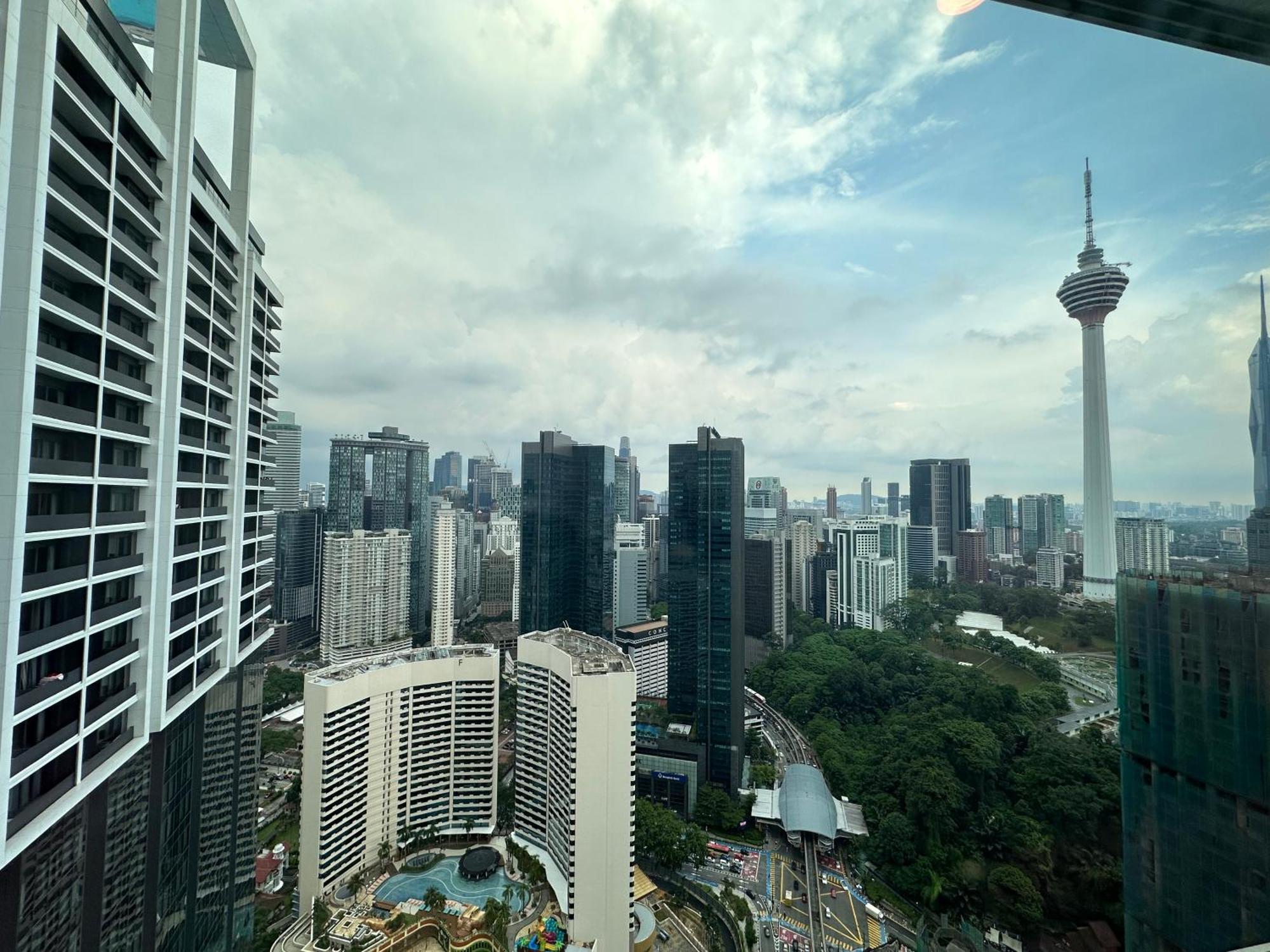The Platinum Kuala Lumpur By Cozy White Exterior foto
